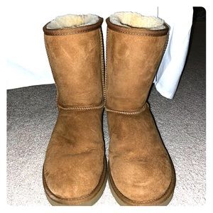 Tan Ugg boots
